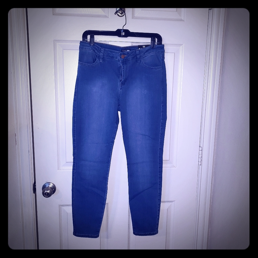 Fashion Nova stretchy skinny Jeans